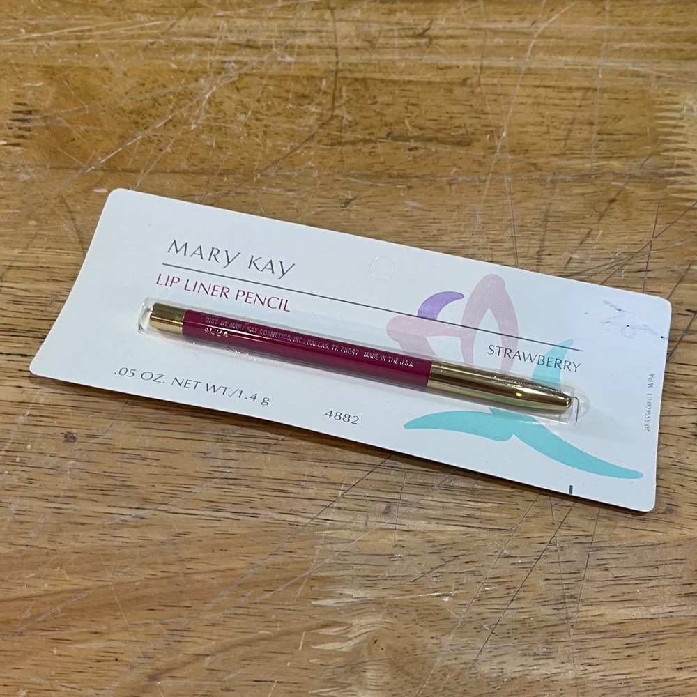 Mary Kay Lip Liner Pencil Strawberry .05 oz Vtg Gold Tone New Sealed 4882